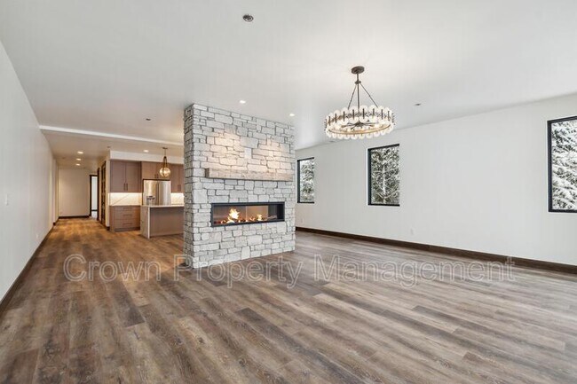 Building Photo - 315 Akers Ln