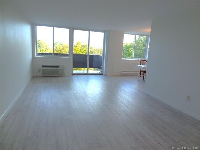 Building Photo - 155 Brewster St