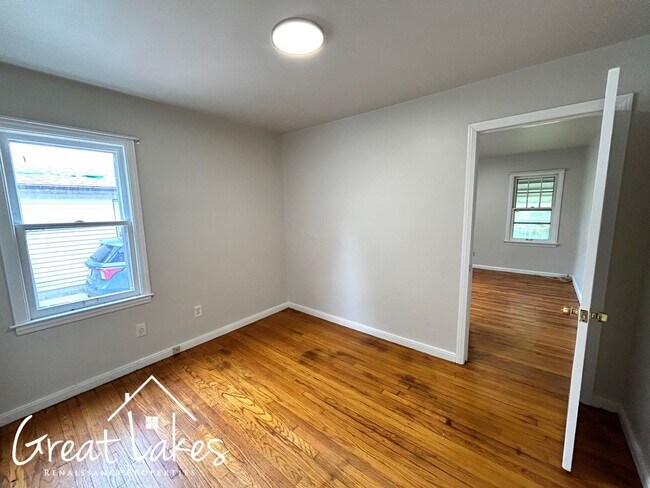 Foto del edificio - Beautiful 3 Bedroom 1 Bathroom now availab...