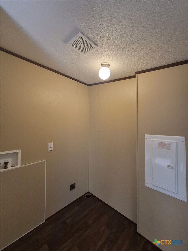 Foto del edificio - 1911 Wald Rd