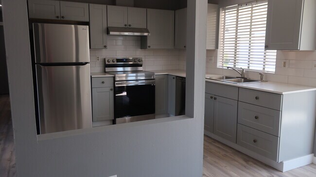 Foto del edificio - 1103 Cedar Ln