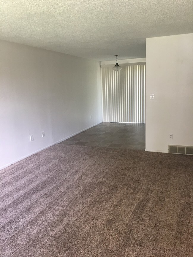 Foto del edificio - 1405 E 16th St