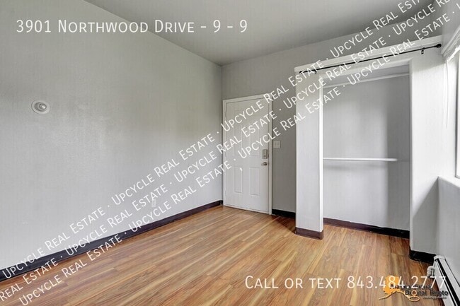 Building Photo - 3901 Northwood Dr
