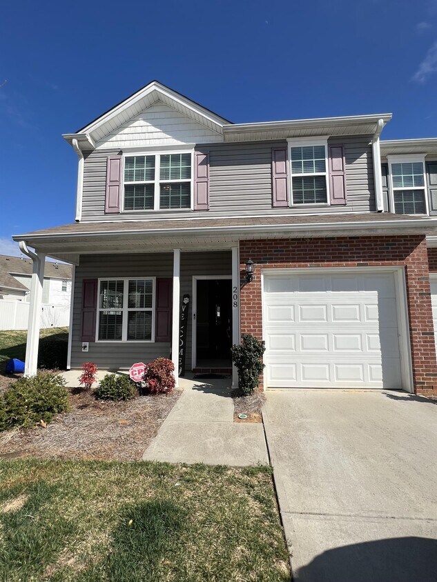208 Madison Square Ave, Greensboro, NC 27407 Townhome Rentals in