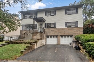 Building Photo - 235 Lakewood Dr