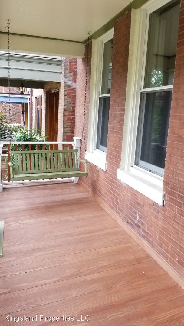 3 Br 1 5 Bath House 4236 Cleveland House For Rent In St Louis Mo Apartments Com