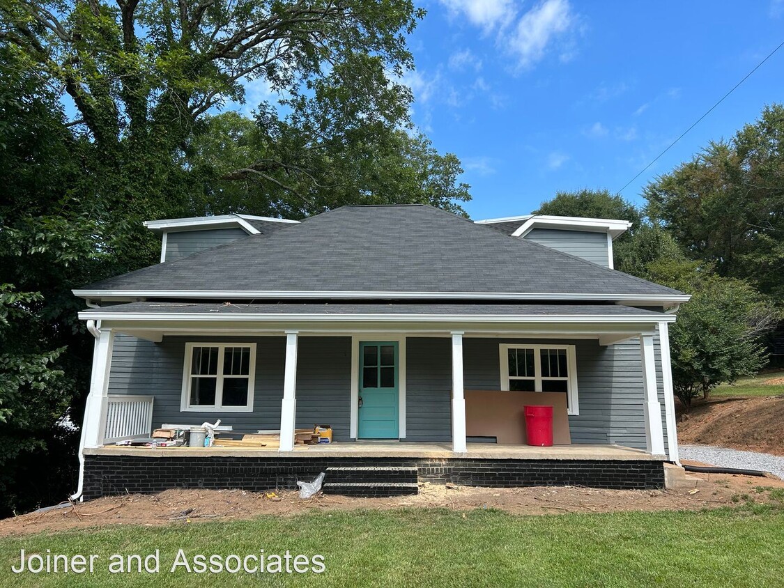 Primary Photo - 5 br, 3 bath House - 1040 Macon Highway