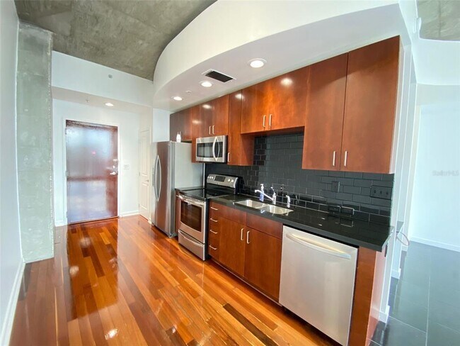 Foto del edificio - 155 S Court Ave