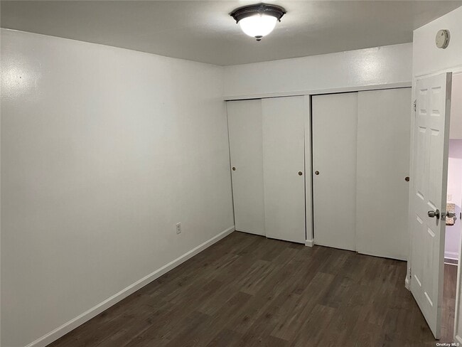 Building Photo - 207 Crystal St