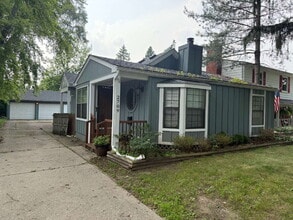 Building Photo - 2709 Maplewood Ave