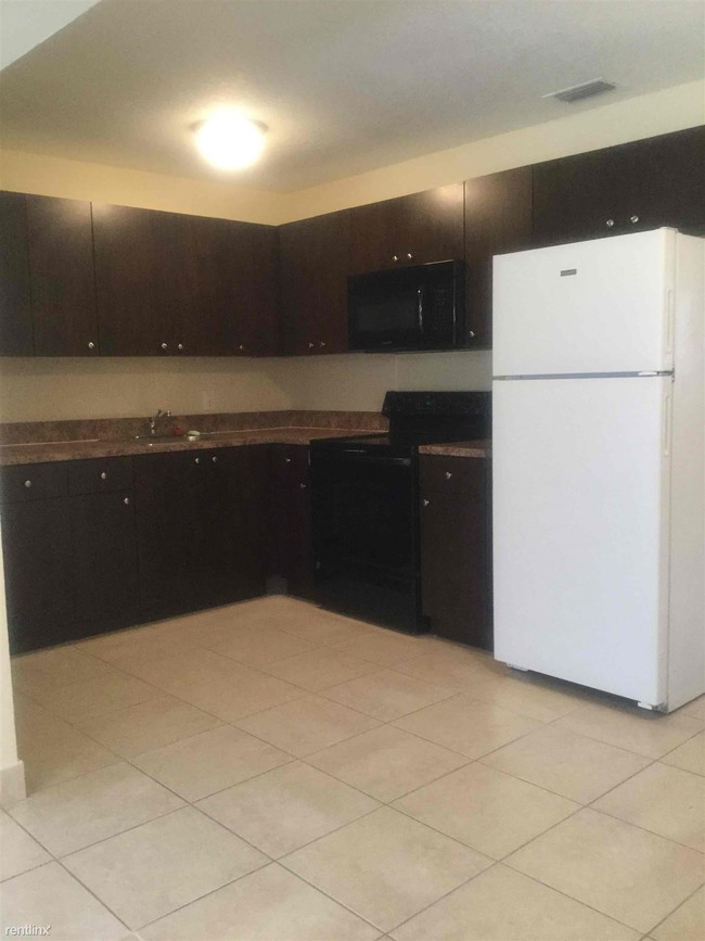 Building Photo - 5 br, 3 bath House - 2839 Oklahoma St