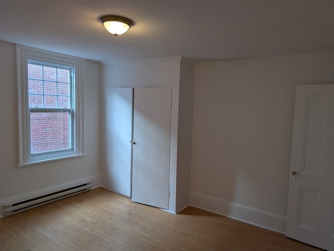 Building Photo - 20 Rue Saint-Joseph