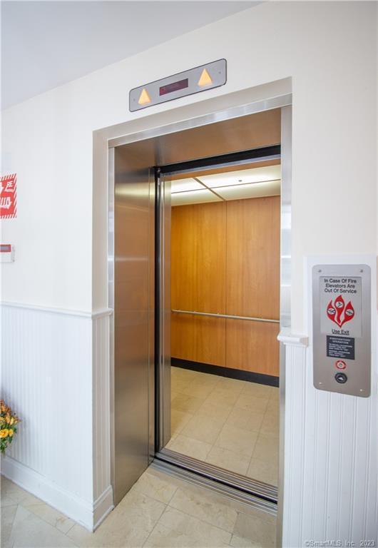 Building Photo - 130 Post Rd W