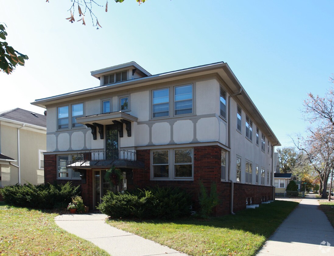 Building Photo - 3602 12th Ave S