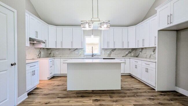 Building Photo - 21367 W Starry Ln