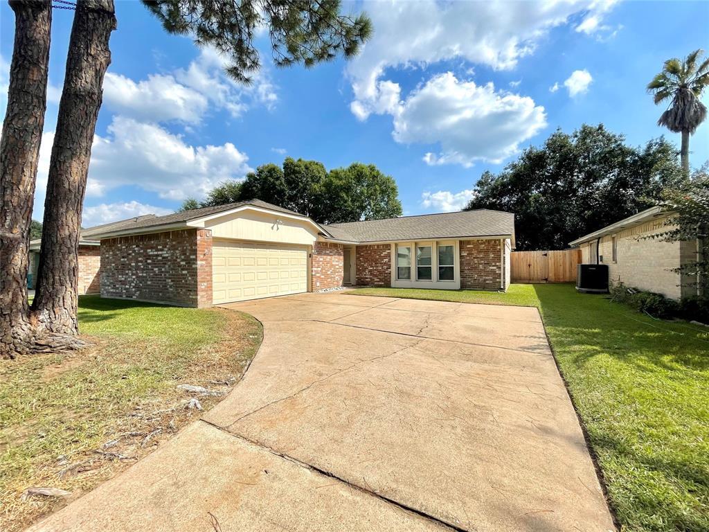 Primary Photo - 16319 Maplemont Dr