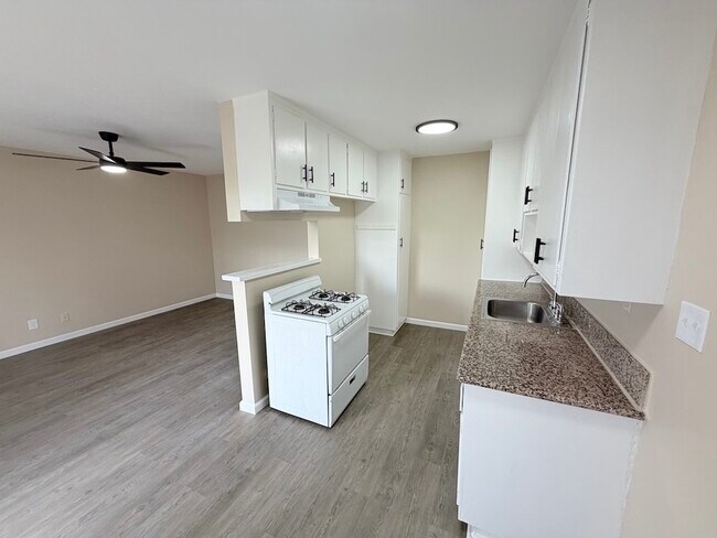 Foto del edificio - 414 N San Gabriel Ave