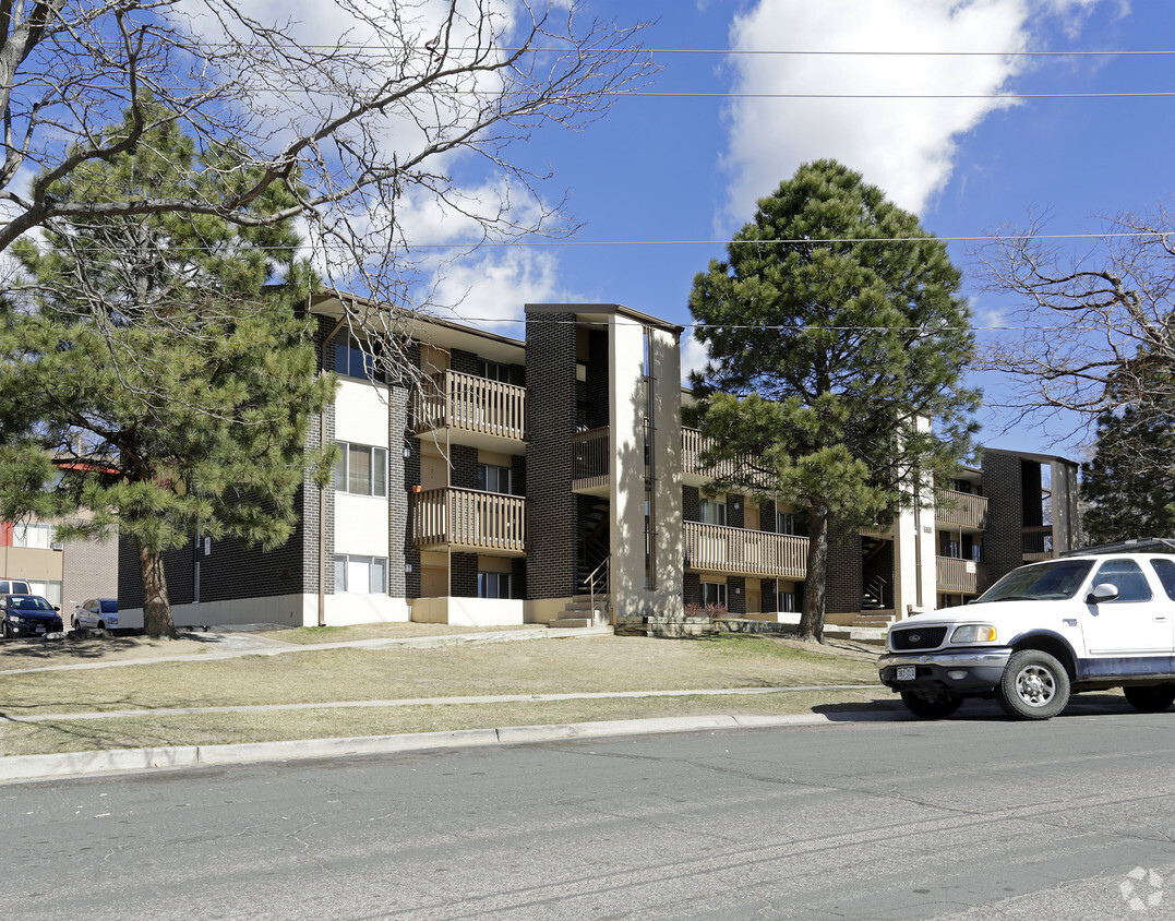 Primary Photo - Rosewood Apartments