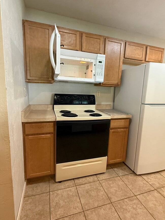 Foto del edificio - 527 W Harper St