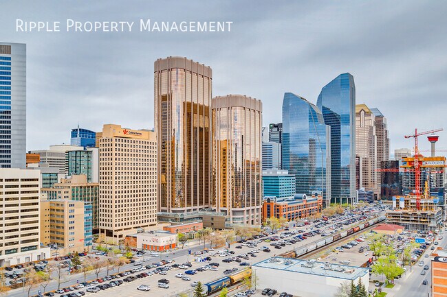 Photo du bâtiment - AMAZING FURNISHED 1 BED/ 1 BATH CONDO WITH STUNNING CITY VIEW
