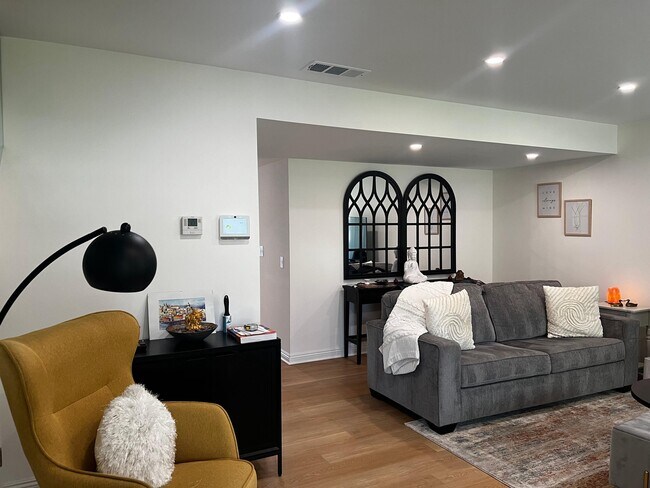 Foto del edificio - 2120 N Indian Canyon Dr