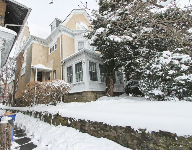 Foto del edificio - 6333 Greene St