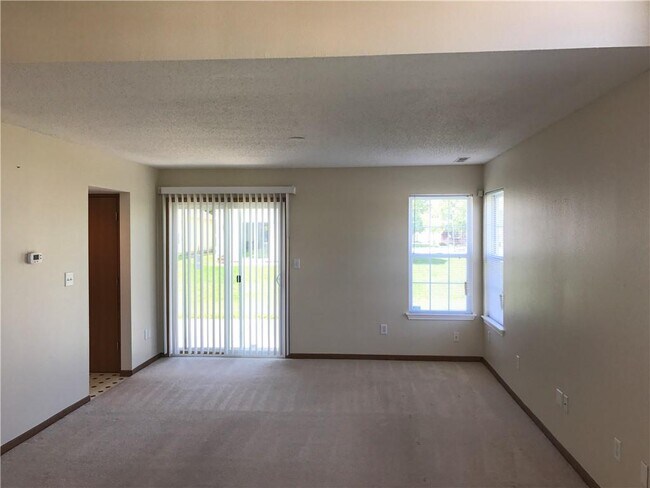 Building Photo - 4322 Village Bend Dr