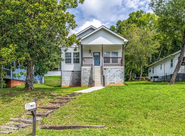 Photo - 619 NE Midlake Drive Unit House