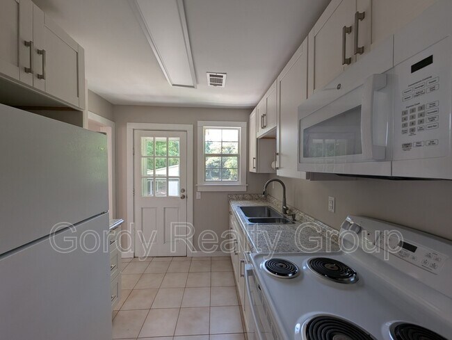 Foto del edificio - 4459 Broad St