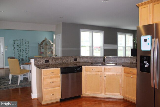 Foto del edificio - 726 Potomac View Pkwy