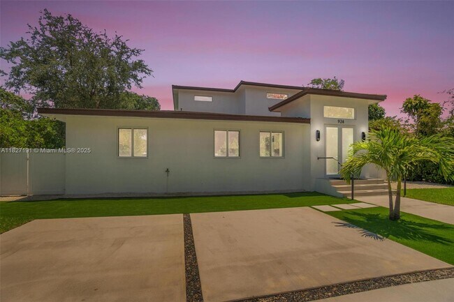 Foto del edificio - 924 NE 109th St
