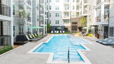 Building Photo - The Scottie