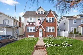 Building Photo - 706 Chestnut St