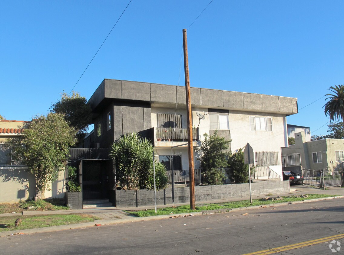 Foto del edificio - 4161 Oakwood Ave