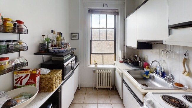 Building Photo - 6 Sutherland Rd