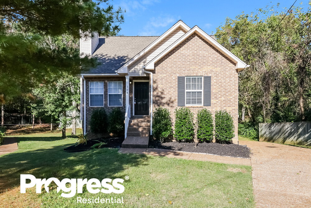 Primary Photo - 104 Belle Oaks Ct