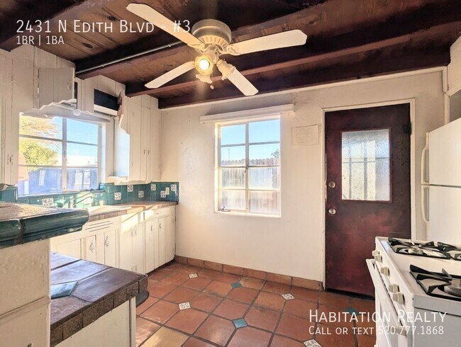 Foto del edificio - 2431 N Edith Blvd
