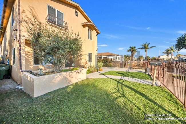 Foto del edificio - 1627 W 82nd St