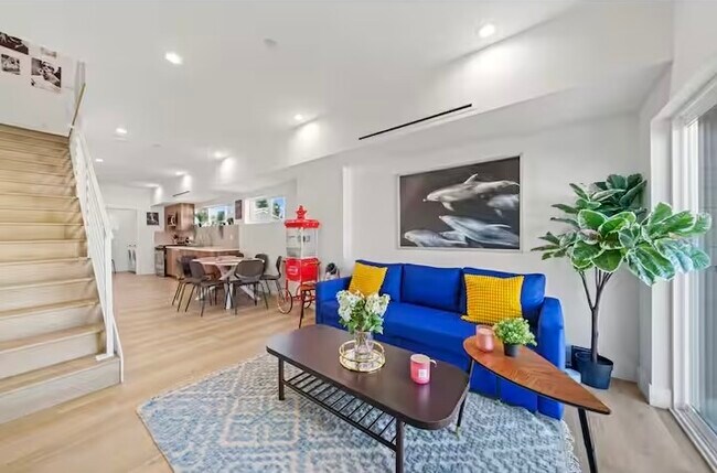 Foto del edificio - 5637 Klump Ave