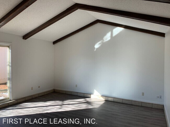 Foto del edificio - 3 br, 2 bath House - 524 Merrill Dr.