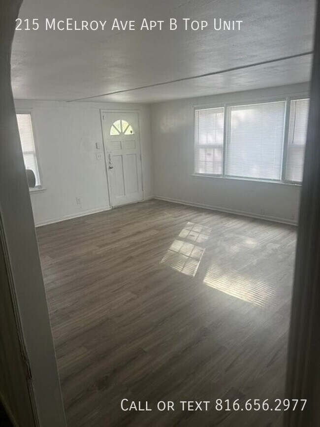 Foto del edificio - 215 McElroy Ave