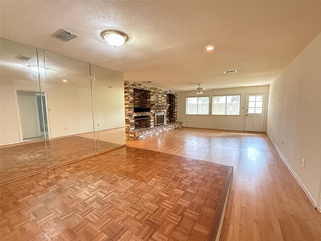 Foto del edificio - 16402 Cavendish Dr