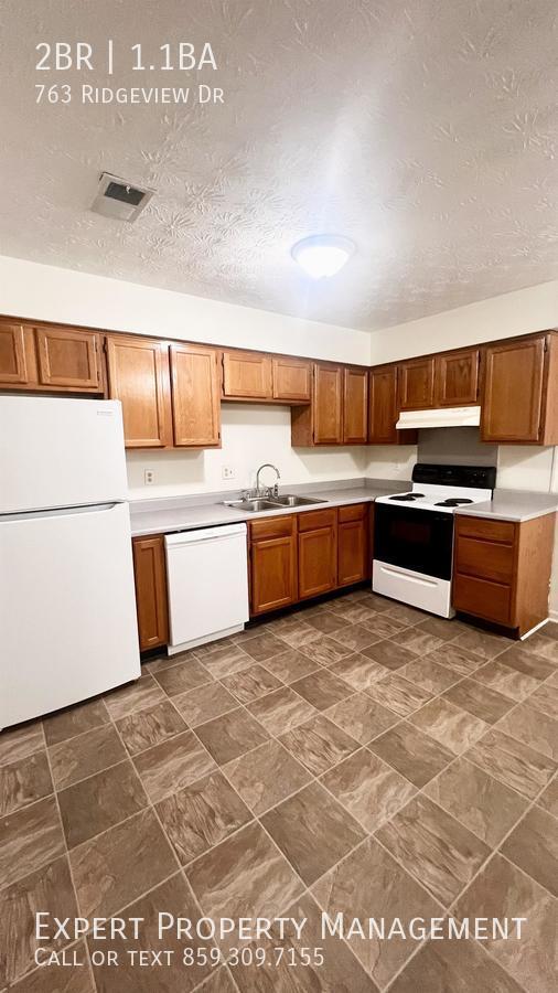 Building Photo - 763 Ridgeview Dr