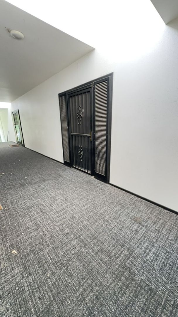 Building Photo - Great 2-Bedroom Condo, Amazing Location!!