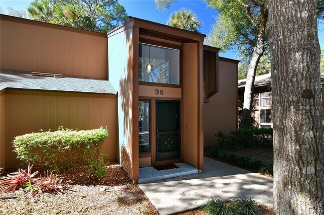 Building Photo - 36 Fairways Cir