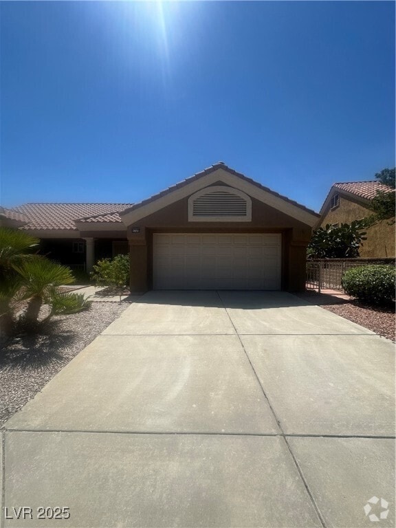 Building Photo - 9709 Blue Bell Dr