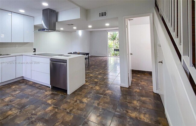 Foto del edificio - 1655 NE 115th St