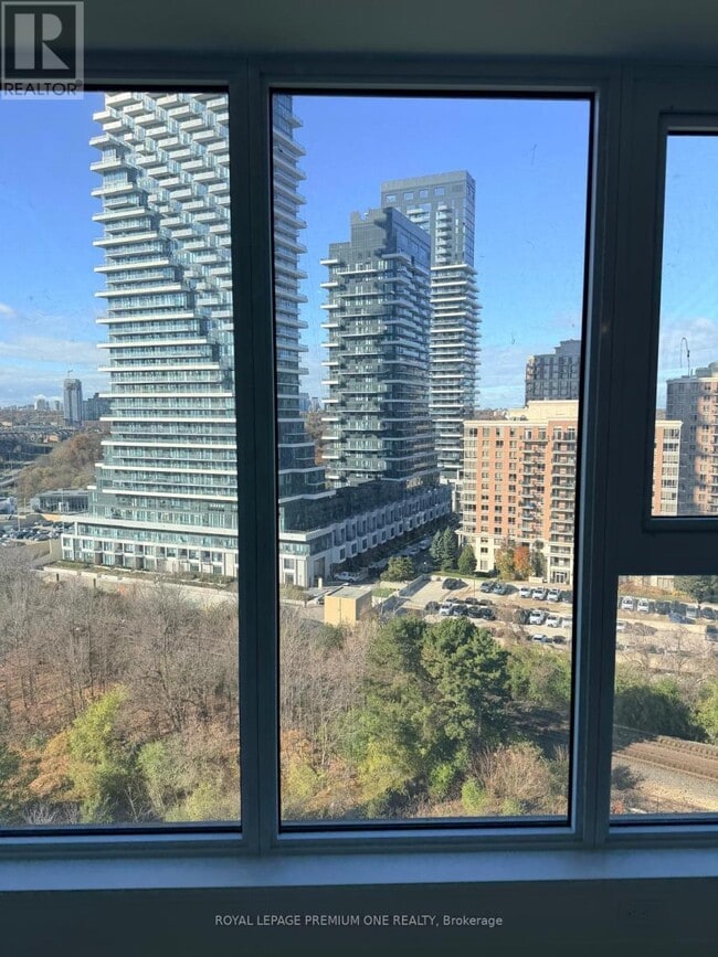 Building Photo - 1 Quarrington Ln