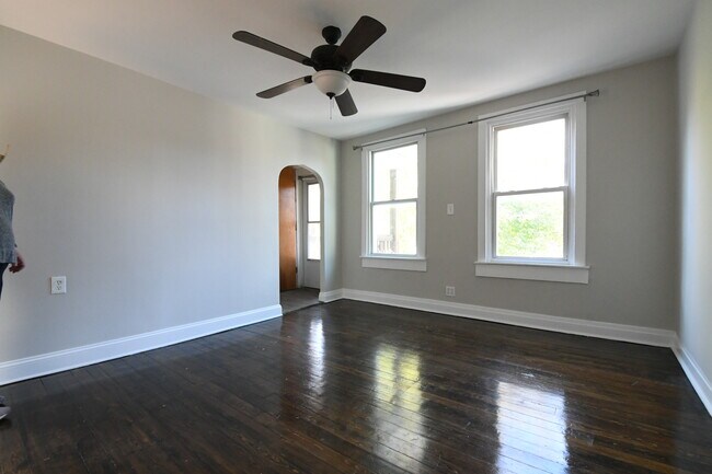 Building Photo - 3339 S Artesian Ave