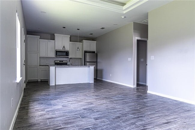 Foto del edificio - 5808 Sandpiper Ave